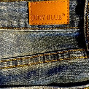 Judy Blue EUC SZ 32 Skinny
